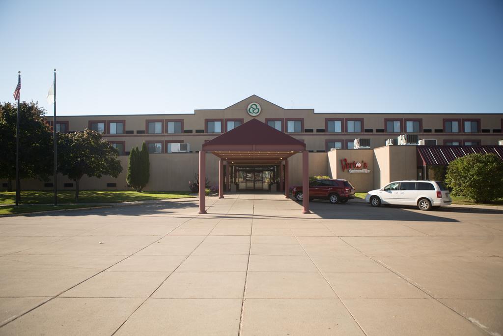Crossroads Hotel And Huron Event Center Extérieur photo